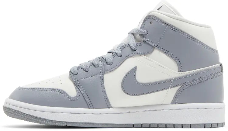Nike Air Jordan 1 Mid 'Stealth'